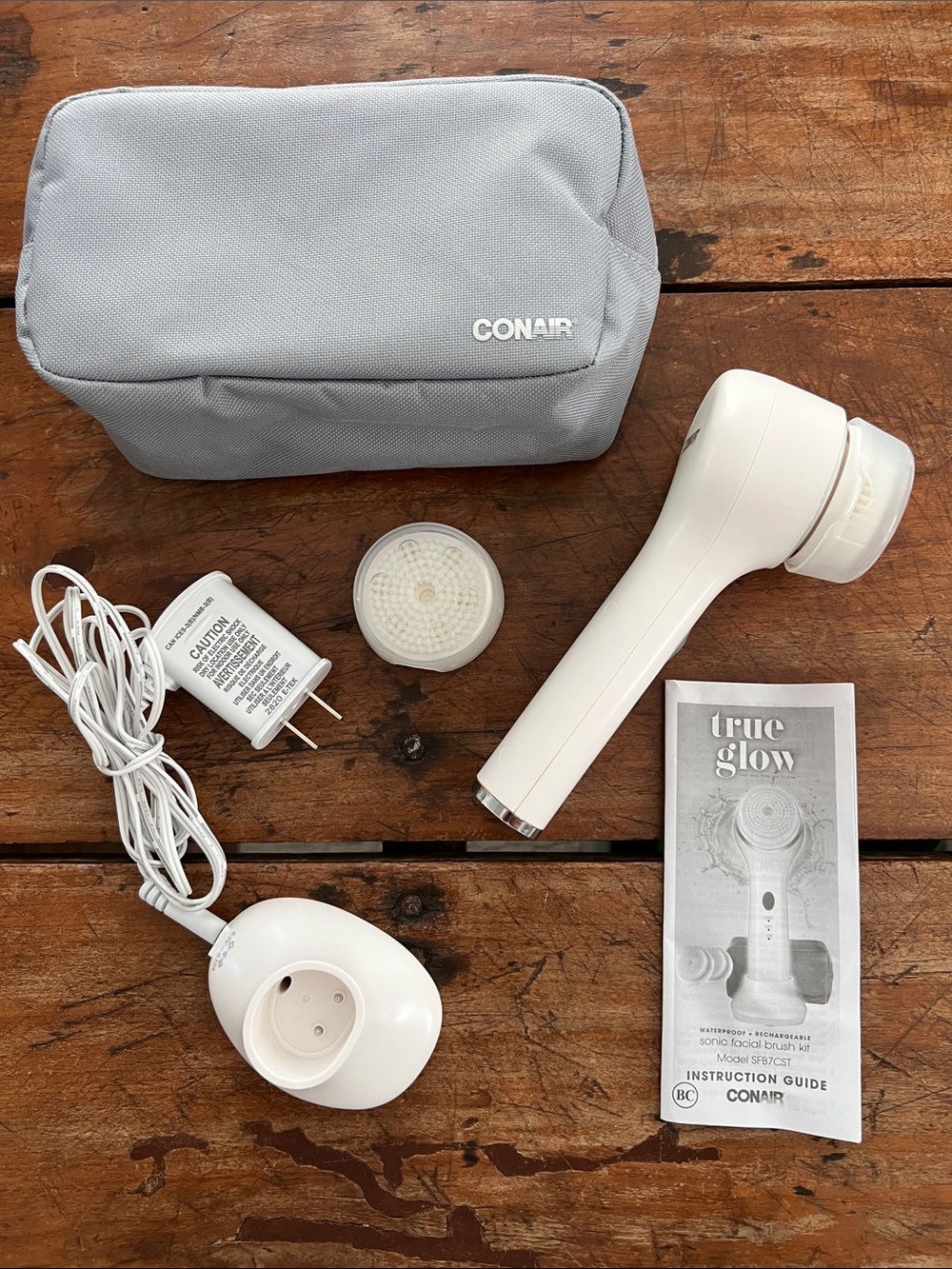 Conair True Glow White Rechargeable Facial Cleansing Brush & Pouch (SFB7CST)